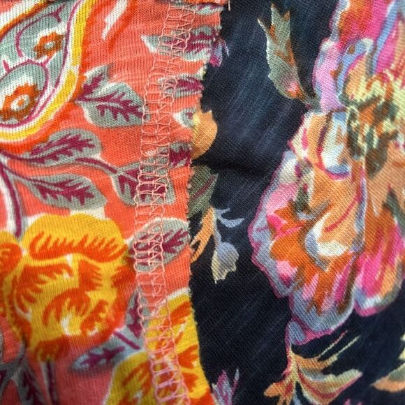 Cino gorgeous Paisley mixed media top nwot size small - Picture 7 of 9